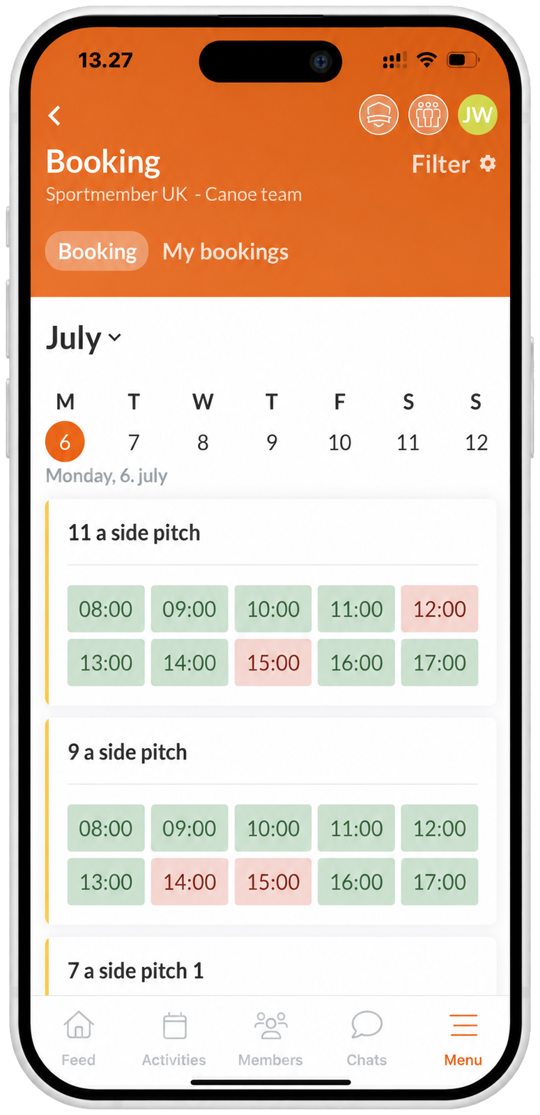 SportMember app: booking a pitch with available and taken time slots